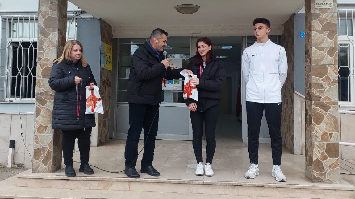 Türkiye Karate Şampiyonasına Katılacak Öğrencimiz Sıla Nur Genç'i Tebrik Ederiz