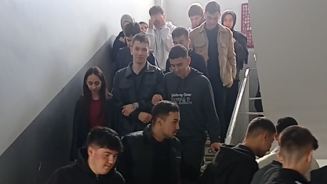 Okulumuzda Sivil Savunma ve Tahliye Tatbikatı Gerçekleştirildi